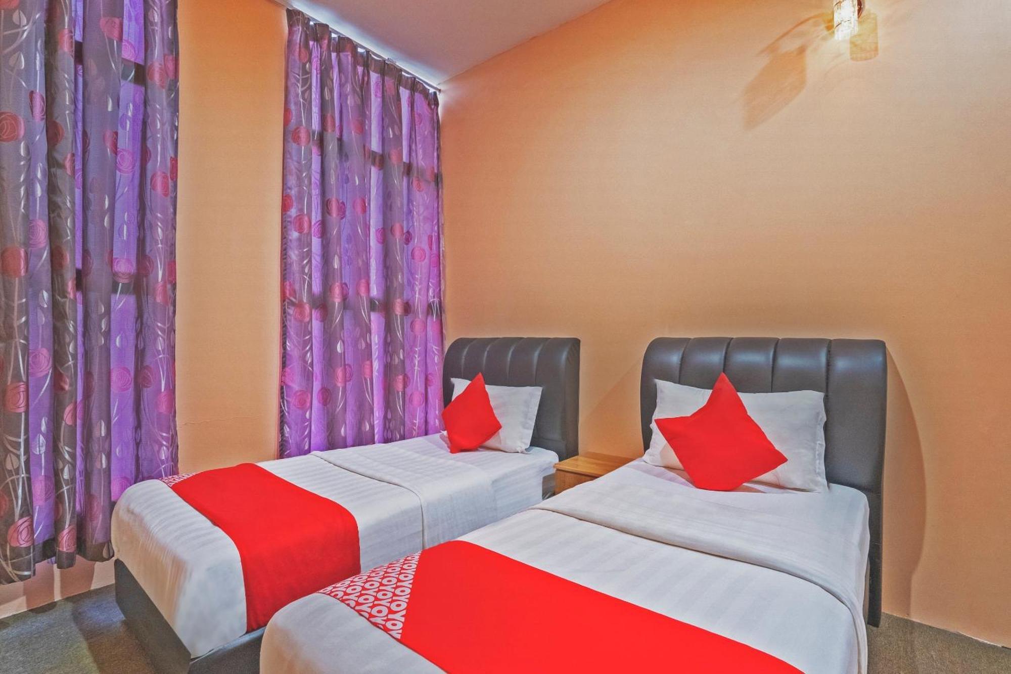 Sz Hotel Lumut Bagian luar foto