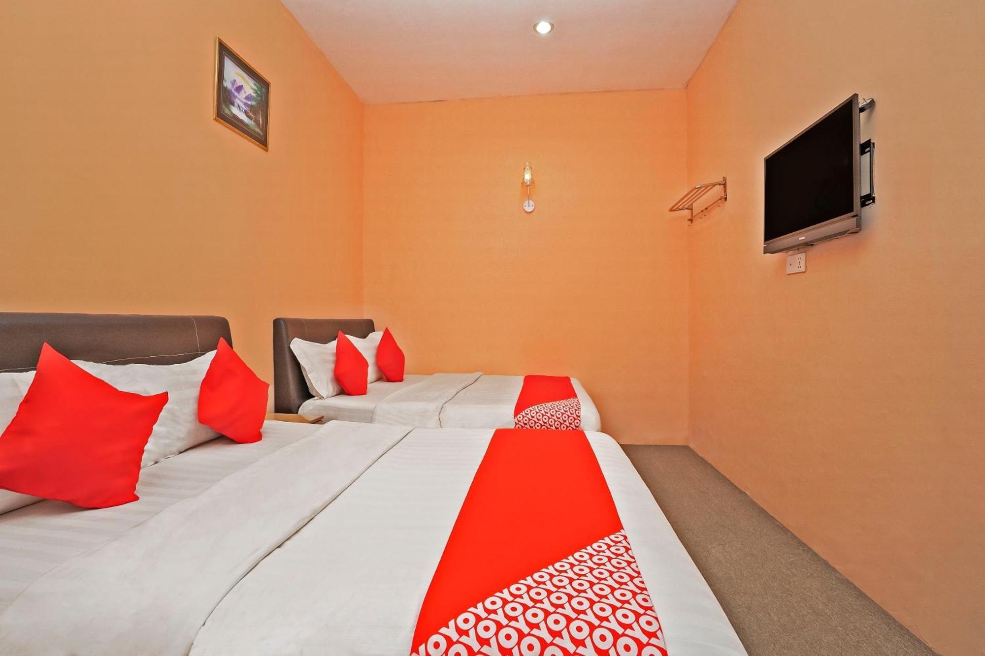 Sz Hotel Lumut Bagian luar foto