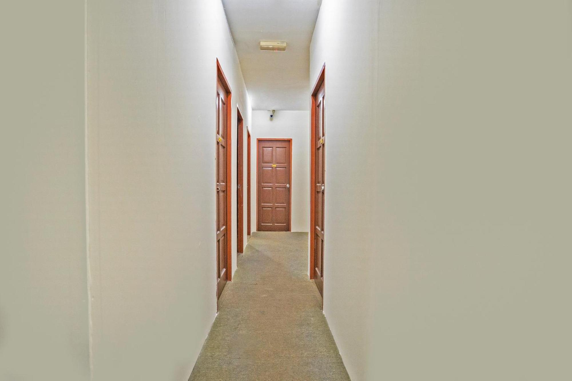 Sz Hotel Lumut Bagian luar foto