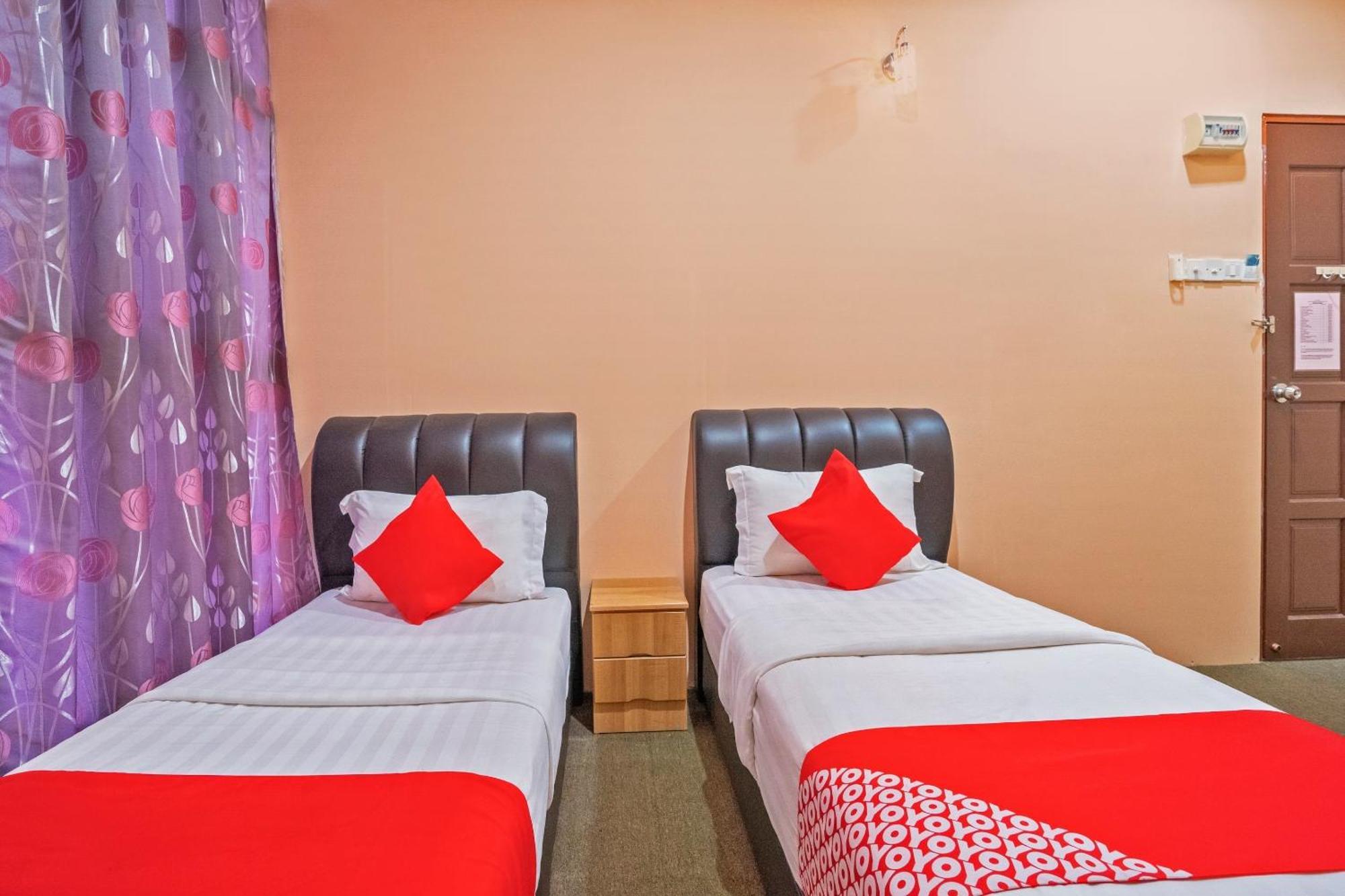Sz Hotel Lumut Bagian luar foto