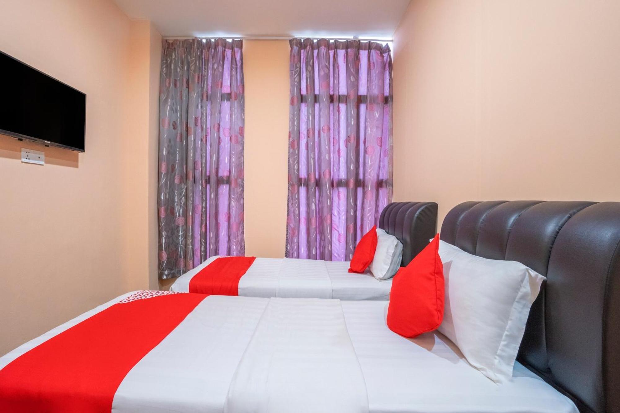 Sz Hotel Lumut Bagian luar foto