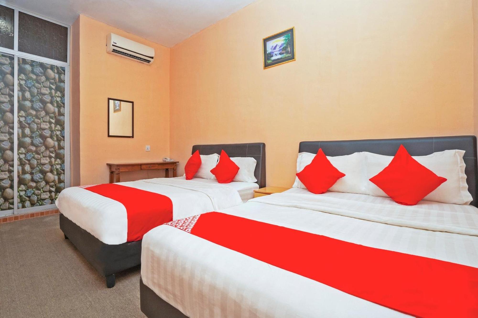 Sz Hotel Lumut Bagian luar foto