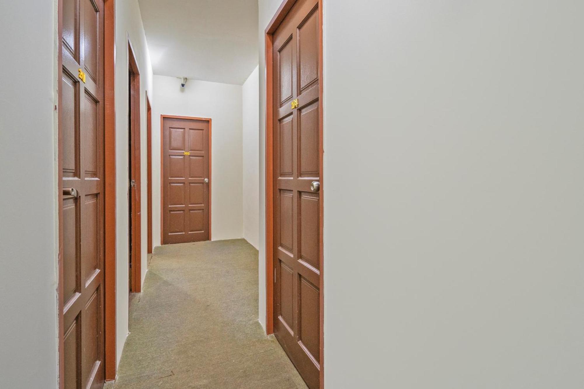 Sz Hotel Lumut Bagian luar foto