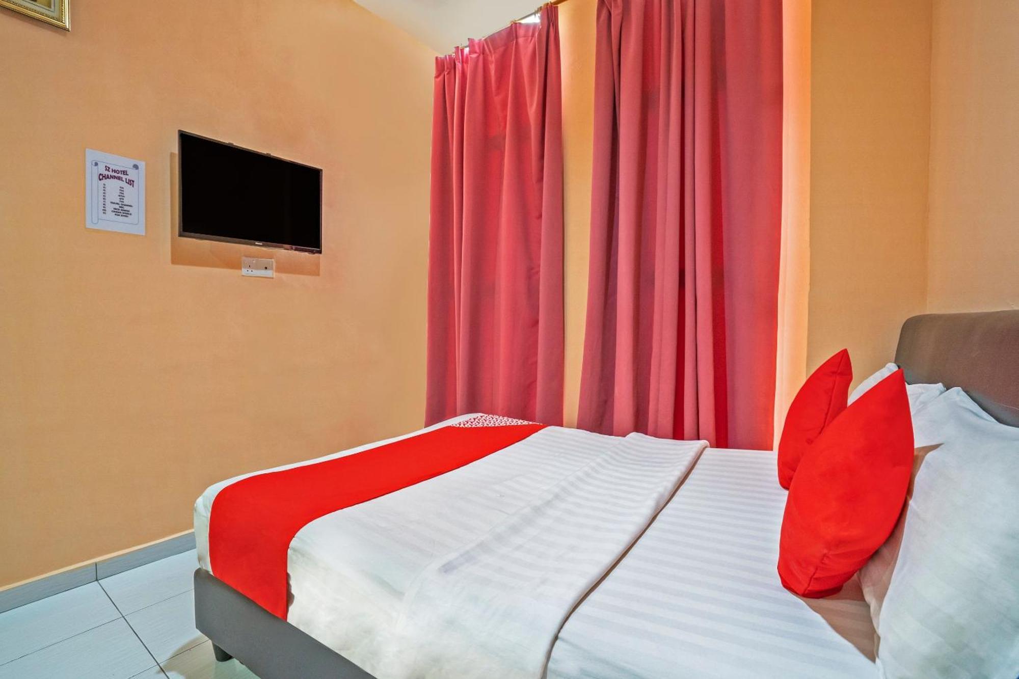 Sz Hotel Lumut Bagian luar foto