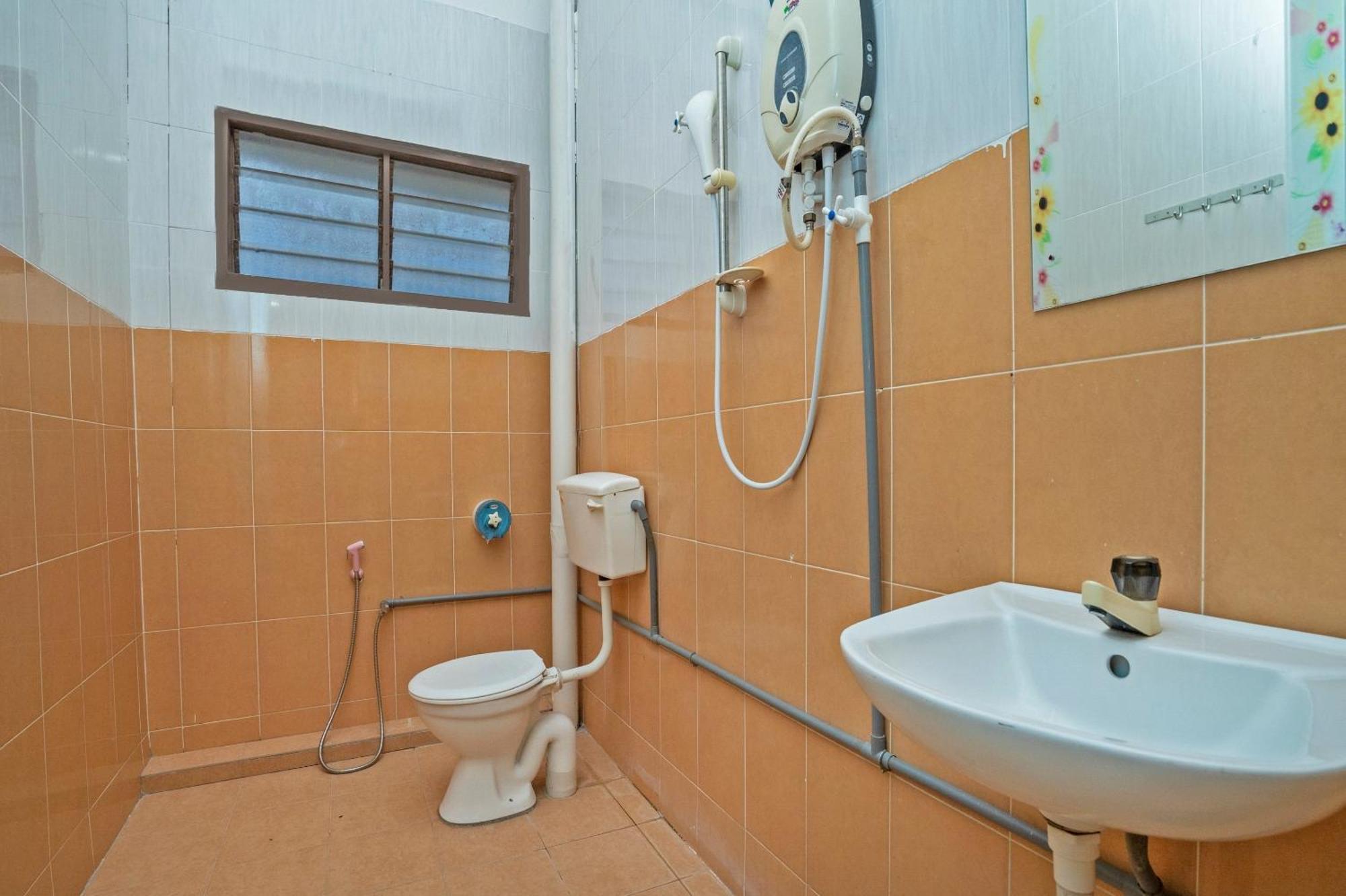 Sz Hotel Lumut Bagian luar foto