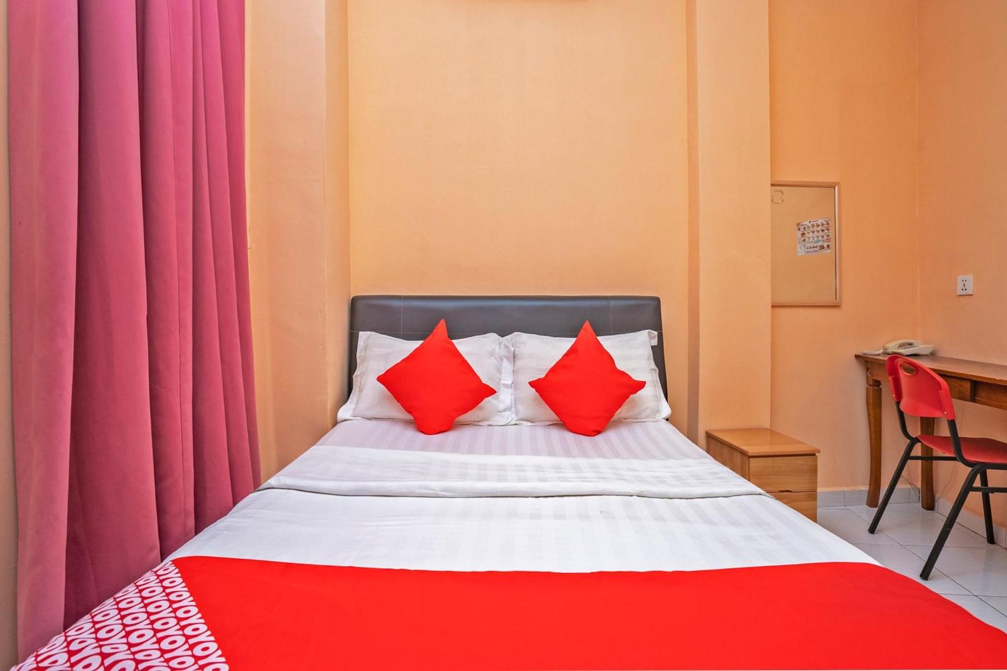 Sz Hotel Lumut Bagian luar foto